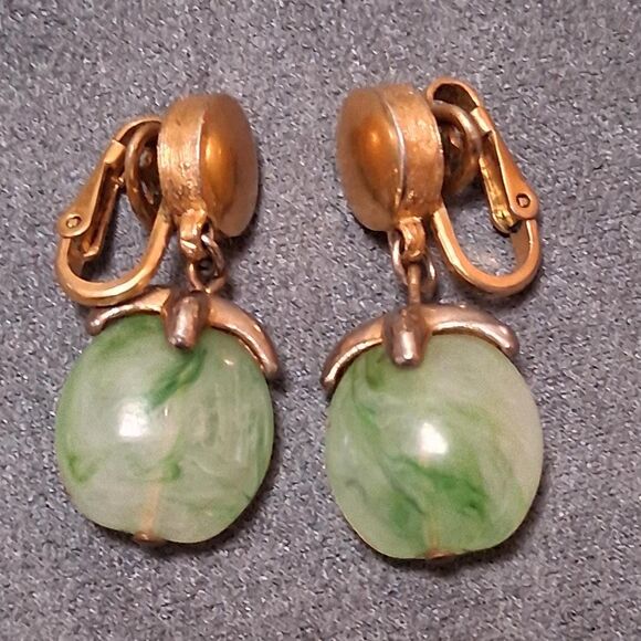 Vintage Trifari Faux Jade Fruit Earrings - Picture 3 of 5